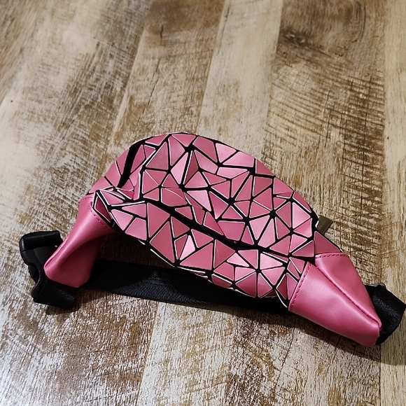 Patrizia Luca Pink and Black Geometric Bag - Picture 4 of 10